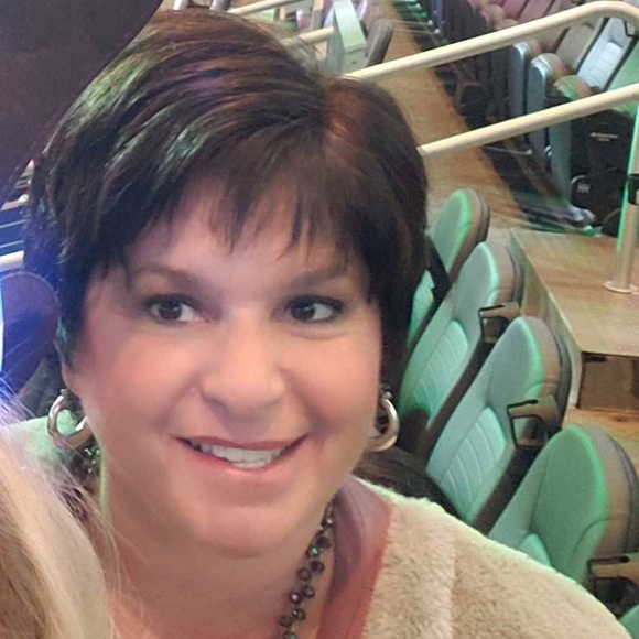 Meet your Posher, Paula - Picture 1 of 1